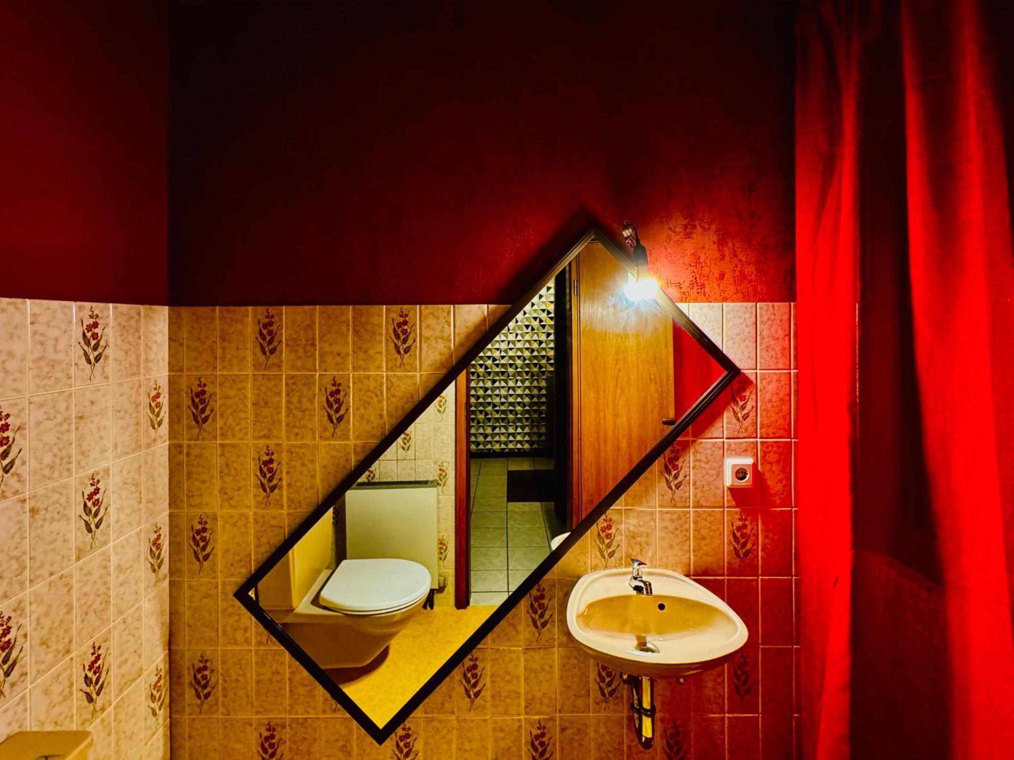 Bookeinfach Bad Ems - Private - Sauna Jacuzzi Whirlpool Swimmingpool Alahna Sup Beachvolleyball Billiards Ping Pong Cinema Theater Music Disco Ball Bbq Und Parkplaetze Bagian luar foto