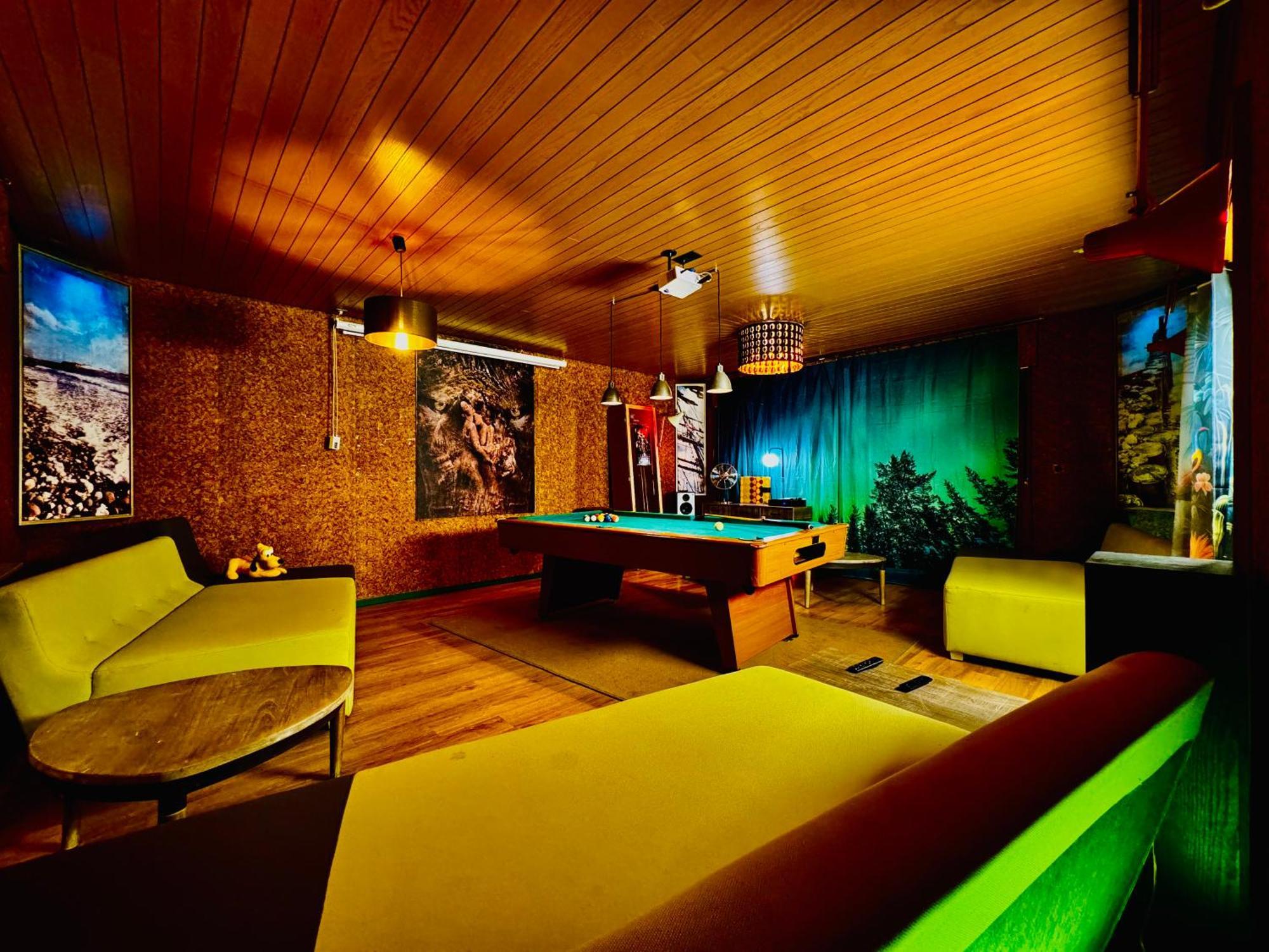 Bookeinfach Bad Ems - Private - Sauna Jacuzzi Whirlpool Swimmingpool Alahna Sup Beachvolleyball Billiards Ping Pong Cinema Theater Music Disco Ball Bbq Und Parkplaetze Bagian luar foto