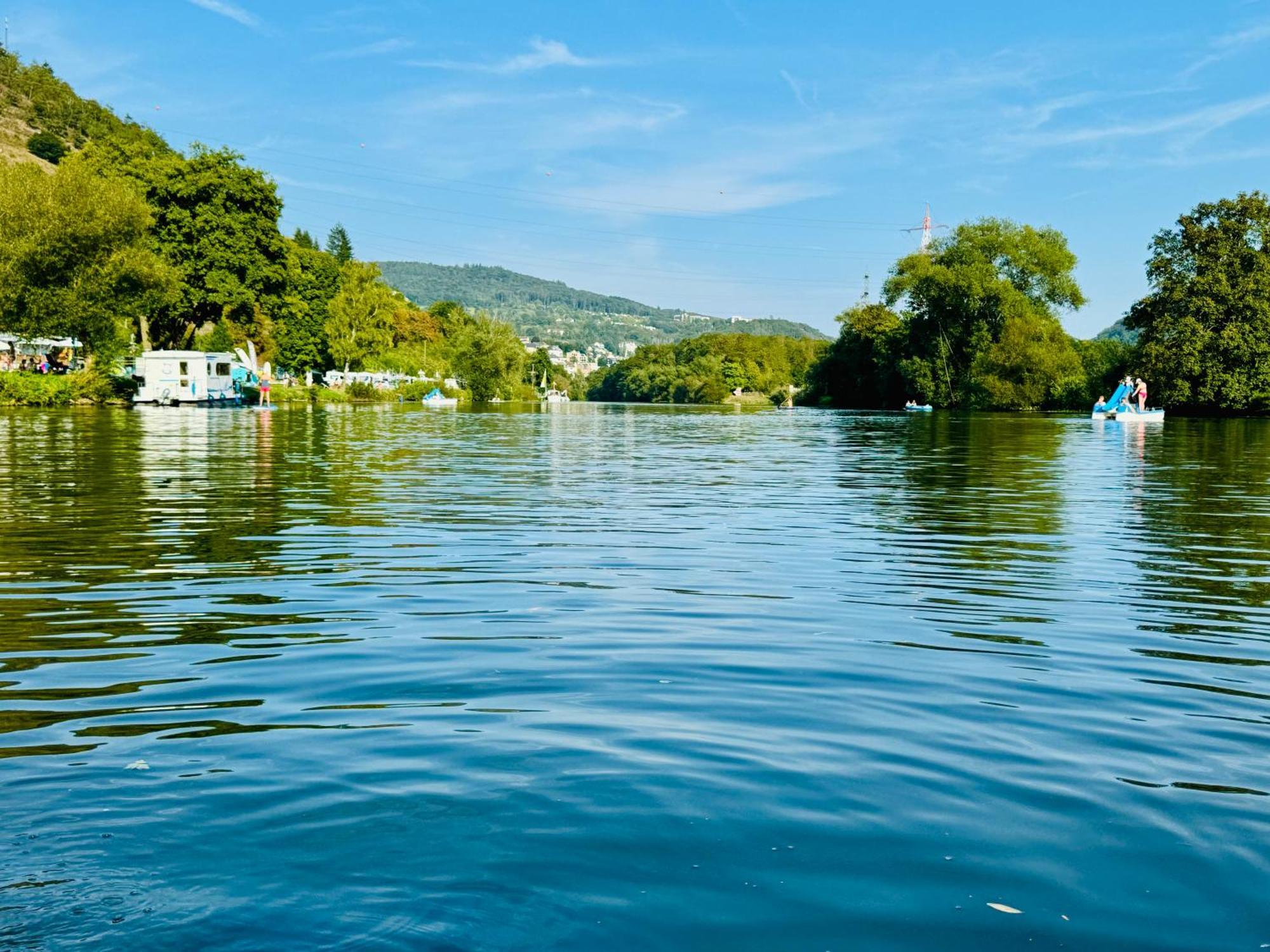Bookeinfach Bad Ems - Private - Sauna Jacuzzi Whirlpool Swimmingpool Alahna Sup Beachvolleyball Billiards Ping Pong Cinema Theater Music Disco Ball Bbq Und Parkplaetze Bagian luar foto