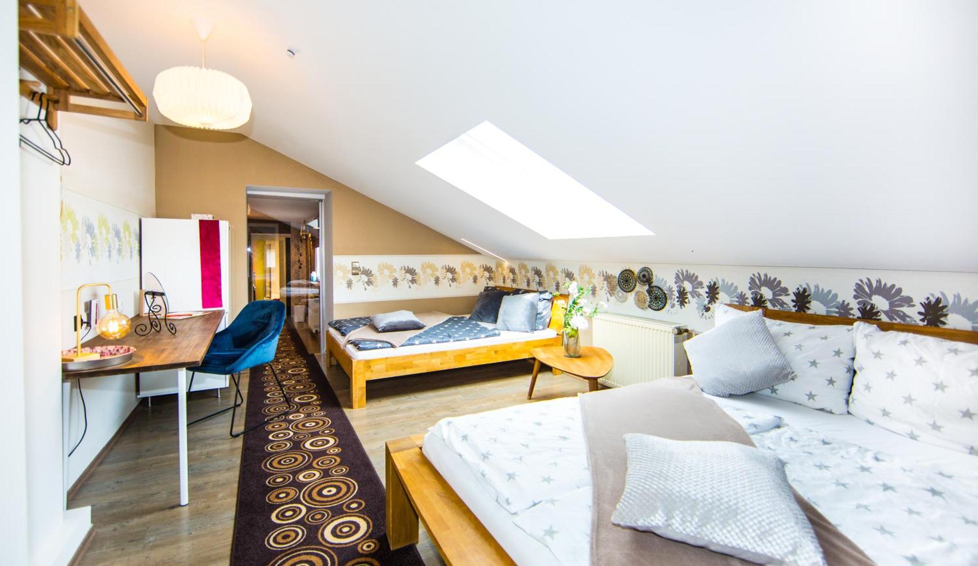 Bookeinfach Bad Ems - Private - Sauna Jacuzzi Whirlpool Swimmingpool Alahna Sup Beachvolleyball Billiards Ping Pong Cinema Theater Music Disco Ball Bbq Und Parkplaetze Bagian luar foto