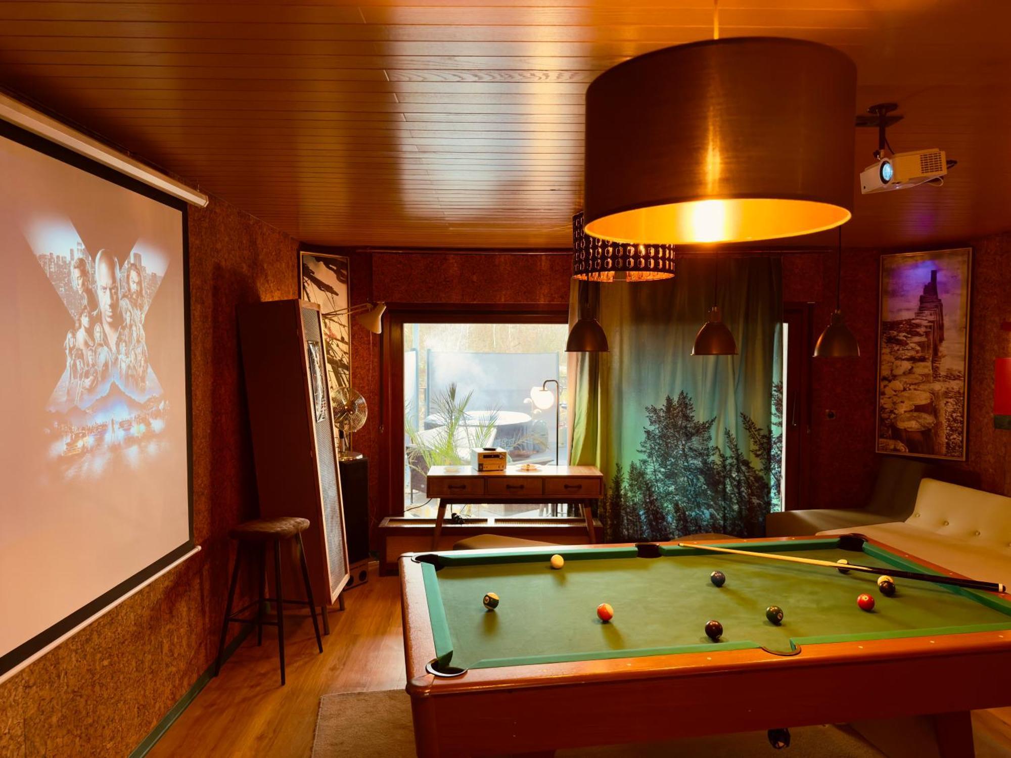 Bookeinfach Bad Ems - Private - Sauna Jacuzzi Whirlpool Swimmingpool Alahna Sup Beachvolleyball Billiards Ping Pong Cinema Theater Music Disco Ball Bbq Und Parkplaetze Bagian luar foto