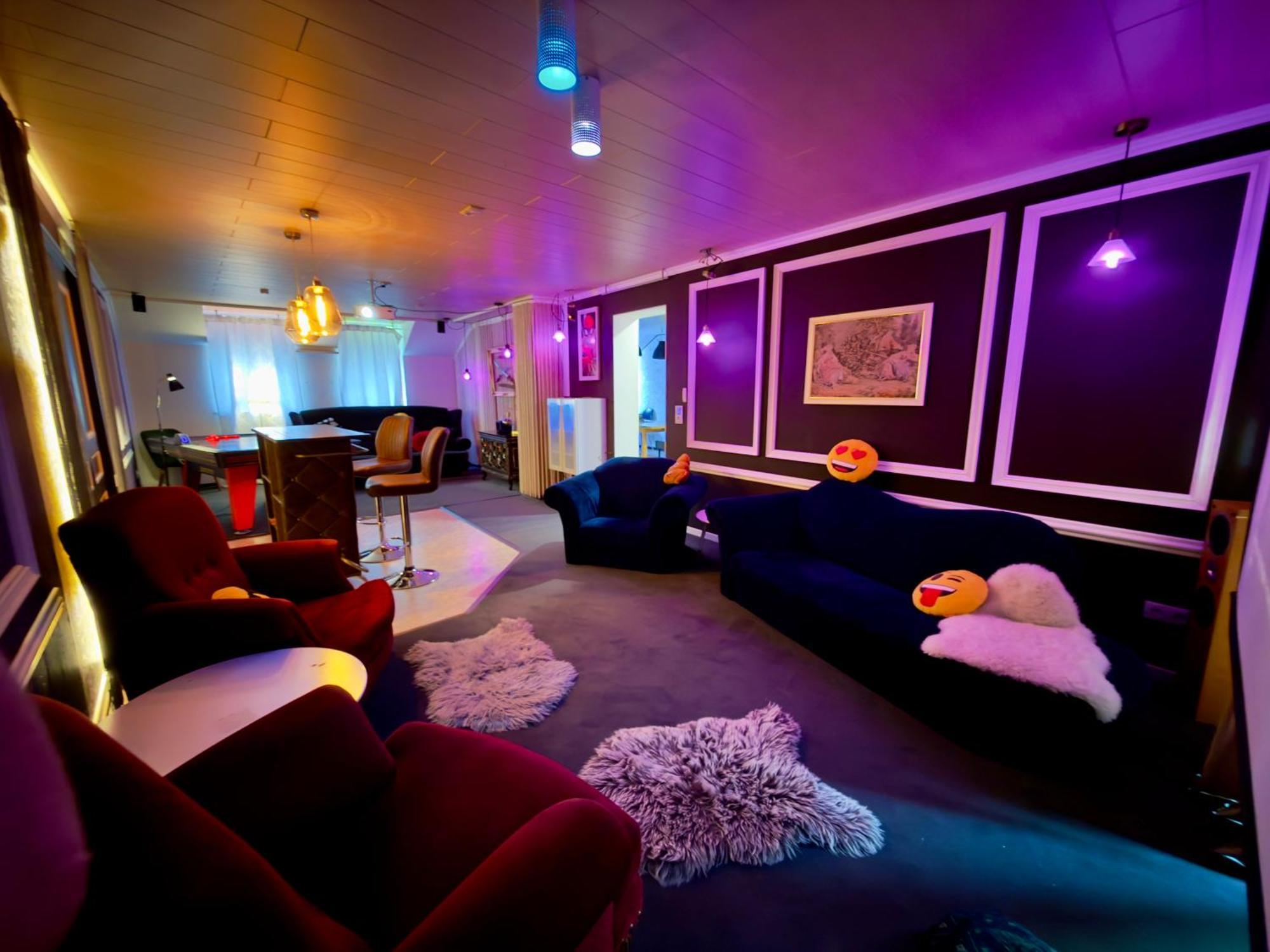 Bookeinfach Bad Ems - Private - Sauna Jacuzzi Whirlpool Swimmingpool Alahna Sup Beachvolleyball Billiards Ping Pong Cinema Theater Music Disco Ball Bbq Und Parkplaetze Bagian luar foto