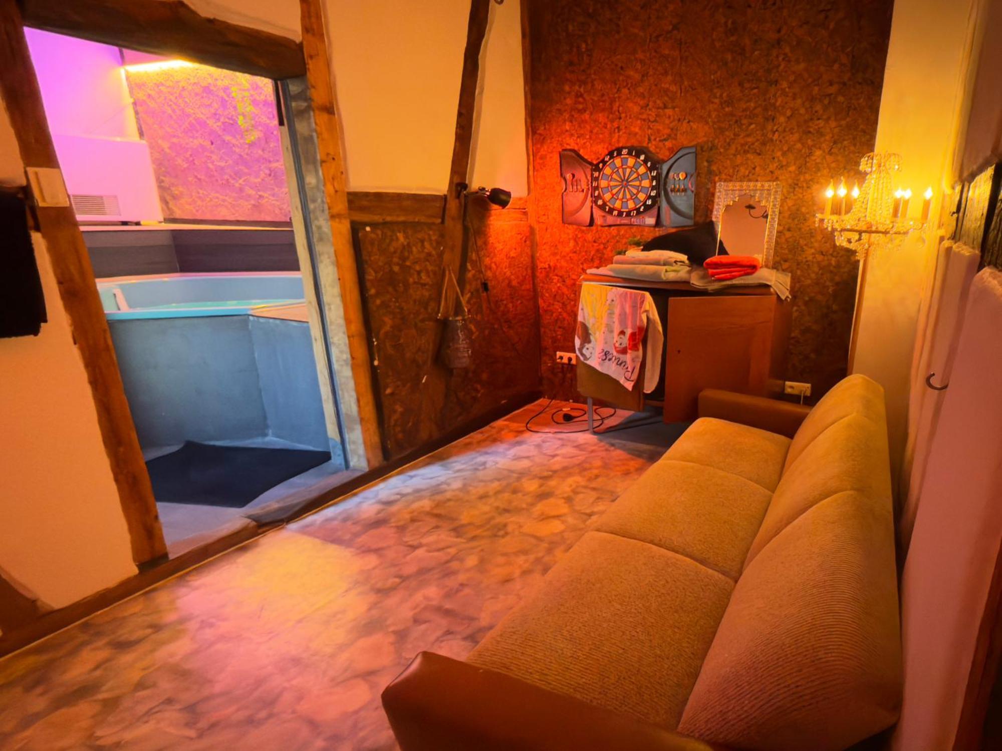 Bookeinfach Bad Ems - Private - Sauna Jacuzzi Whirlpool Swimmingpool Alahna Sup Beachvolleyball Billiards Ping Pong Cinema Theater Music Disco Ball Bbq Und Parkplaetze Bagian luar foto