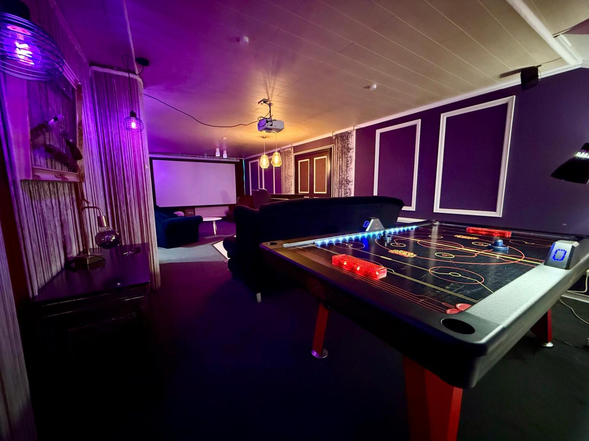 Bookeinfach Bad Ems - Private - Sauna Jacuzzi Whirlpool Swimmingpool Alahna Sup Beachvolleyball Billiards Ping Pong Cinema Theater Music Disco Ball Bbq Und Parkplaetze Bagian luar foto